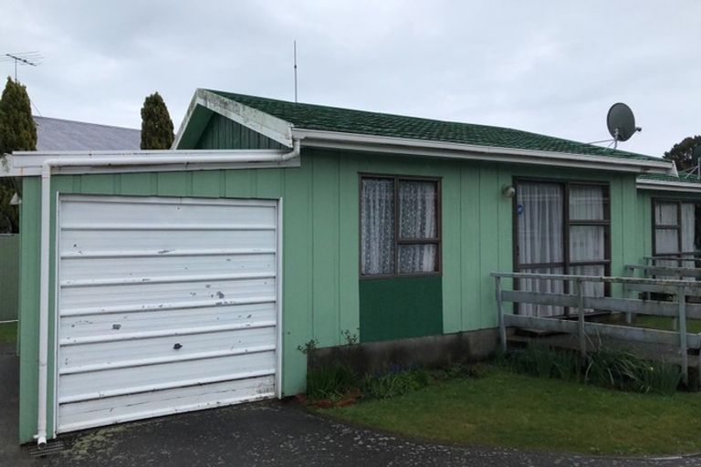 Photo of property in 25- 27 Palmerston Street, Greymouth, 7805