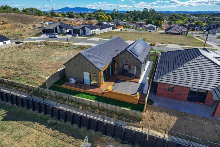 Photo of property in 25 Oralee Terrace, Peacocke, Hamilton, 3206