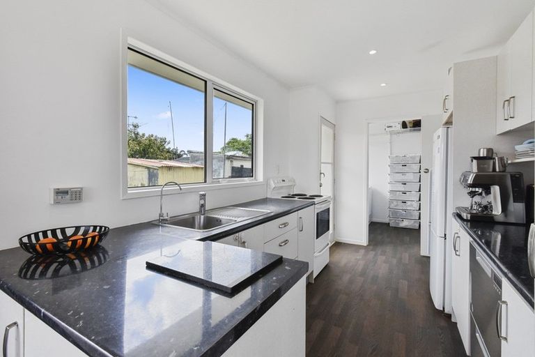 Photo of property in 1 Matipo Drive, Tuakau, 2121