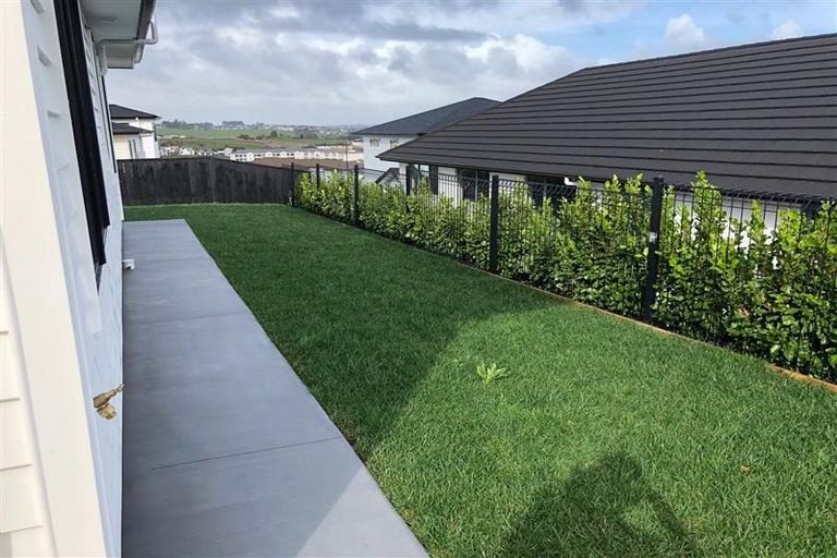 Photo of property in 80 Harvest Avenue, Orewa, 0931