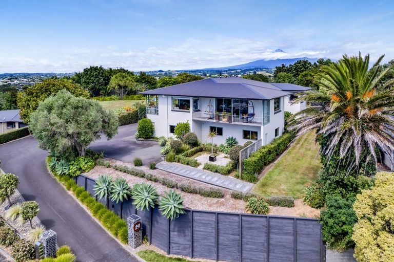 Photo of property in 24 Darwin Crescent, Spotswood, New Plymouth, 4310