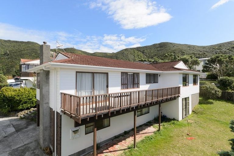 Photo of property in 76 Thurleigh Grove, Karori, Wellington, 6012