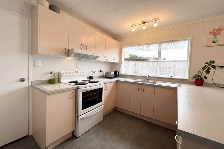 Photo of property in 19 Hauraki Crescent, Pinehill, Auckland, 0632