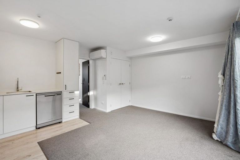 Photo of property in Northlight Apartments, 7/14 Fryer Street, Queenstown, 9300