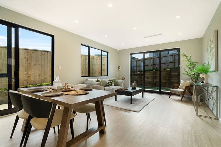 Photo of property in 8 Whakairo Crescent, Gulf Harbour, Whangaparaoa, 0930