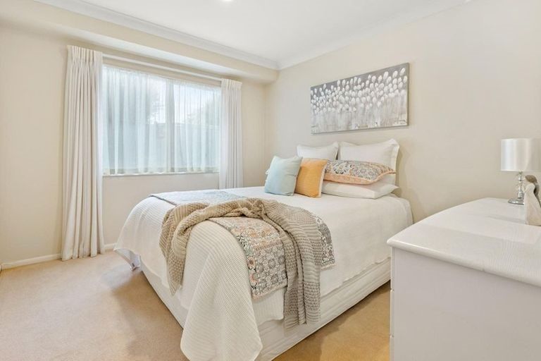 Photo of property in 27 Riverstone Road, Te Atatu Peninsula, Auckland, 0610