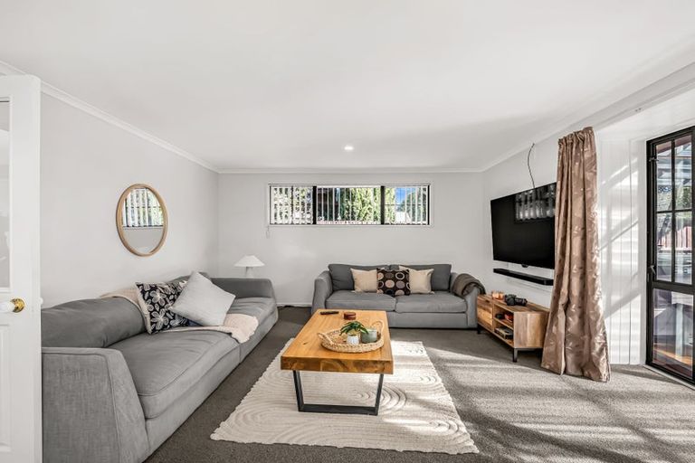 Photo of property in 64 Karnak Crescent, Russley, Christchurch, 8042