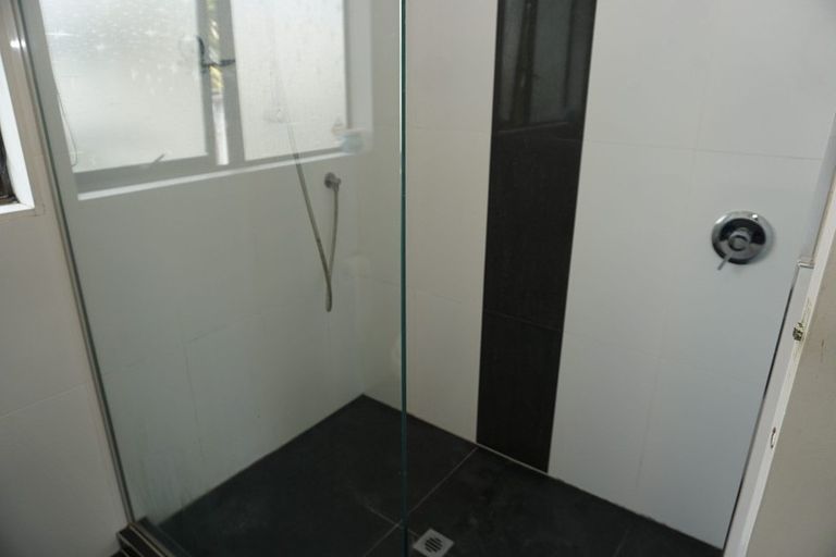 Photo of property in 2/170 Old Wairoa Road, Papakura, 2110