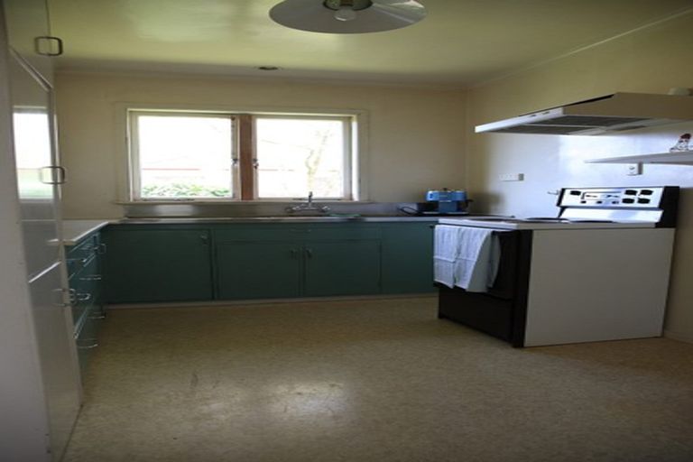 Photo of property in 32 Youngs Road, Papakura, 2110