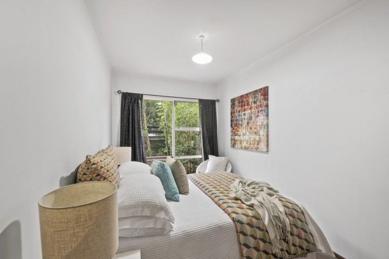 Photo of property in 2/10 Pierce Road, Milford, Auckland, 0620