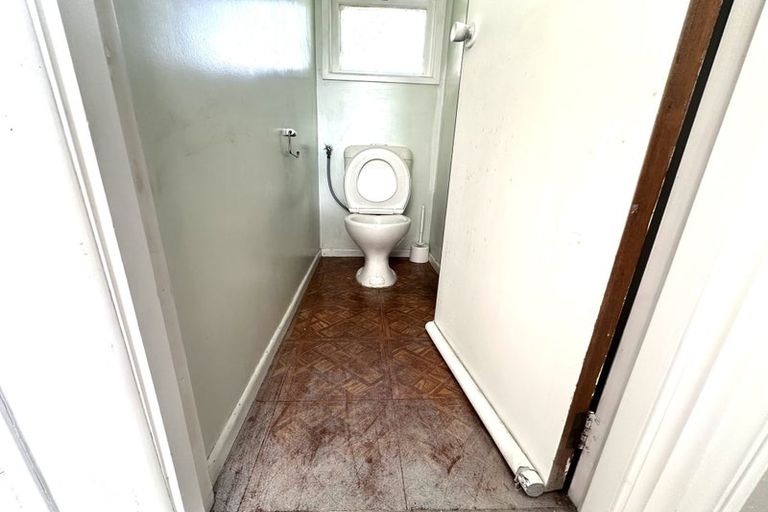 Photo of property in 305 Don Buck Road, Massey, Auckland, 0614