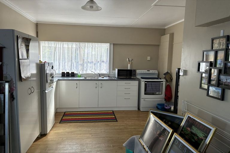Photo of property in 17 Tatyana Place, Massey, Auckland, 0614