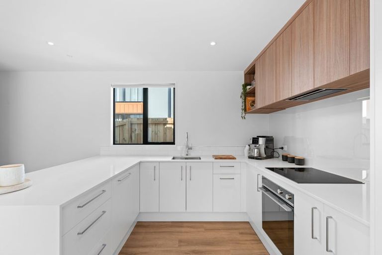 Photo of property in 2/130 Holly Road, St Albans, Christchurch, 8014