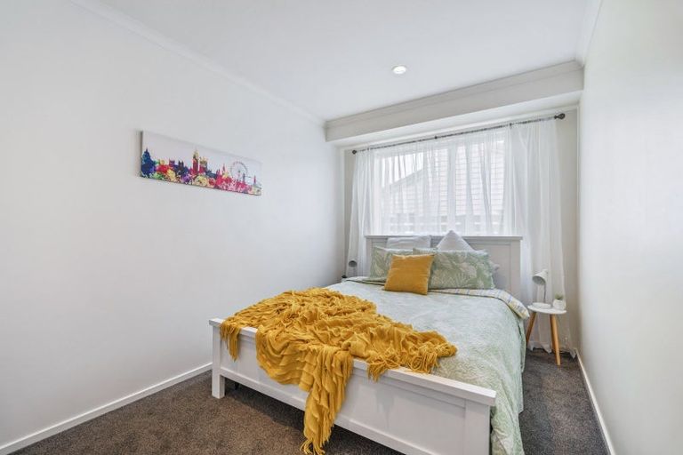 Photo of property in 25 Waitemata Drive, One Tree Point, 0118