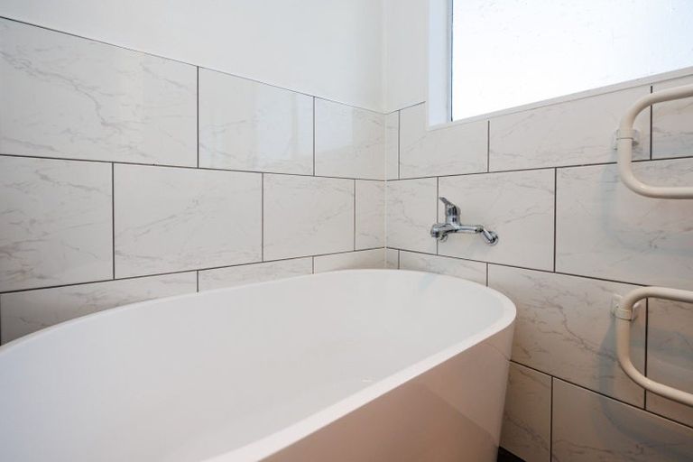 Photo of property in 28 Cascade Crescent, Westbrook, Palmerston North, 4412