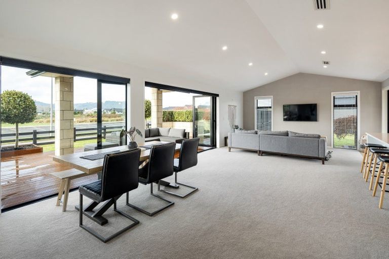 Photo of property in 34 Mike Smith Drive, Cambridge, 3434