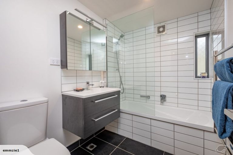Photo of property in 7u1 Handyside Street, Tawa, Wellington, 5028