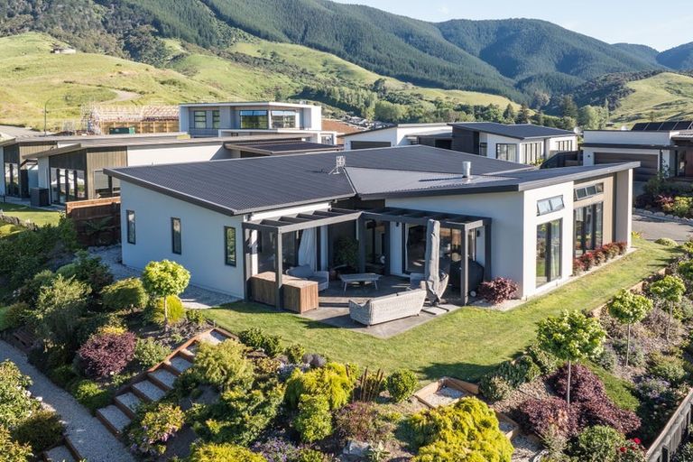 Photo of property in 14 Hill Tops Way, Stoke, Nelson, 7011