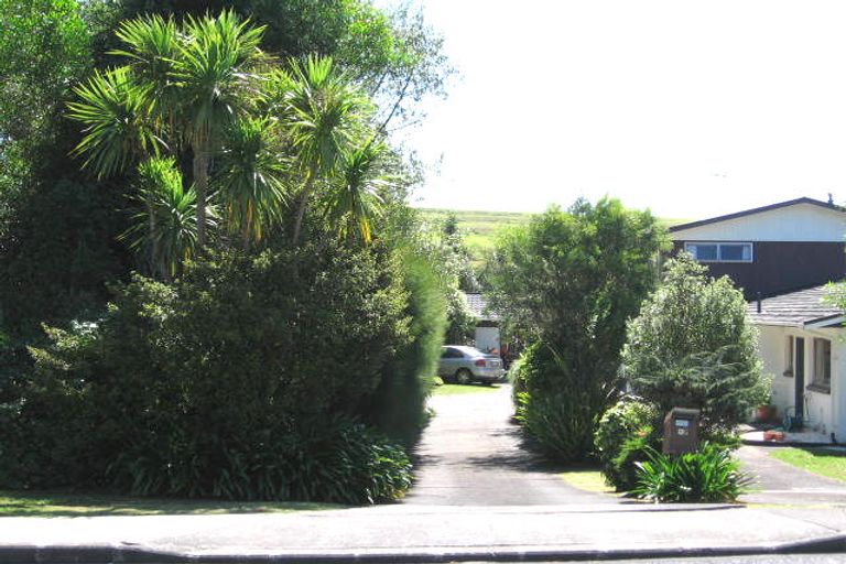 Photo of property in 2/17 Glenvar Road, Torbay, Auckland, 0630