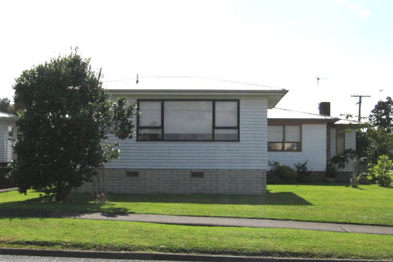 Photo of property in 67 Taikata Road, Te Atatu Peninsula, Auckland, 0610