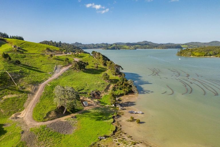 Photo of property in 114a Ranui Road, Karetu, 0283