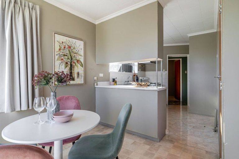 Photo of property in 35 Kimberley Grove, Westbrook, Palmerston North, 4412