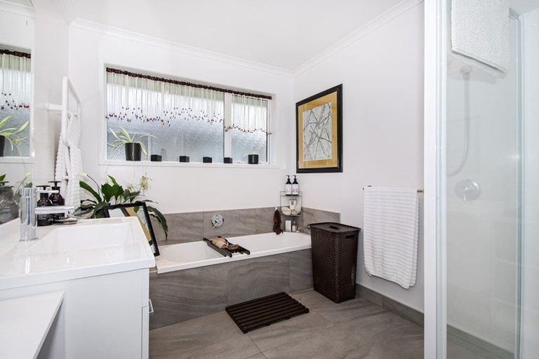 Photo of property in 20 Western View Heights, Horahora, Whangarei, 0110
