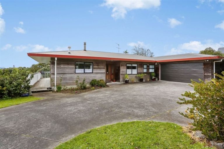 Photo of property in 150 Kaipara Road, Papakura, 2582