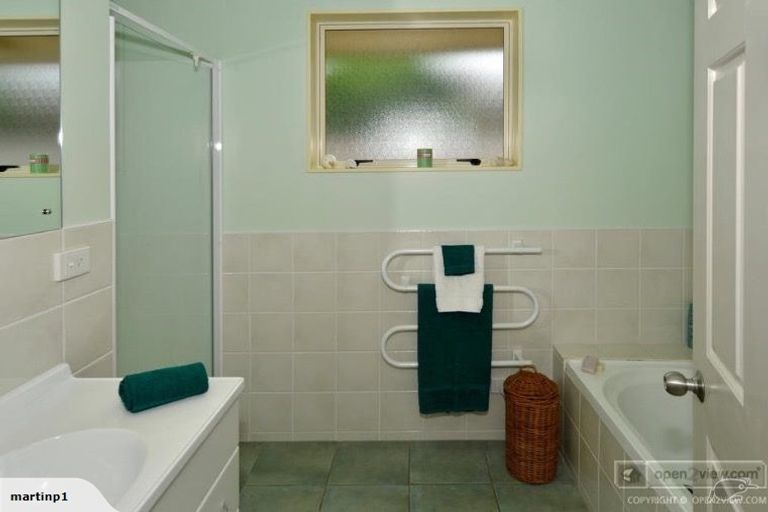 Photo of property in 7 Helen Ryburn Place, Torbay, Auckland, 0630