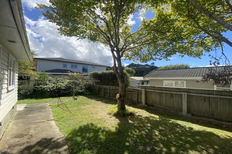 Photo of property in 118 Broderick Road, Johnsonville, Wellington, 6037