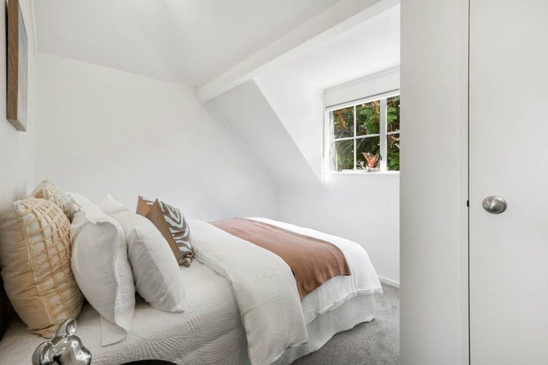 Photo of property in 4/102b Manuka Road, Bayview, Auckland, 0629