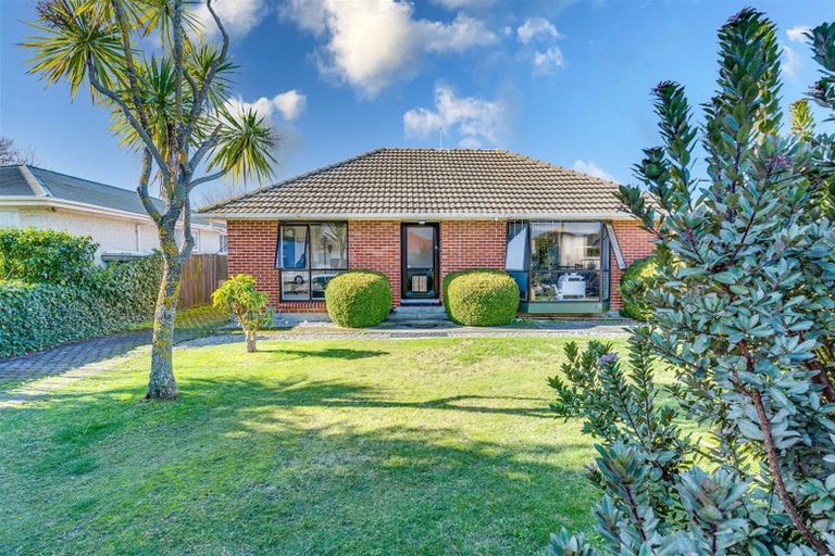 Photo of property in 10 Oakdale Street, Avonhead, Christchurch, 8042