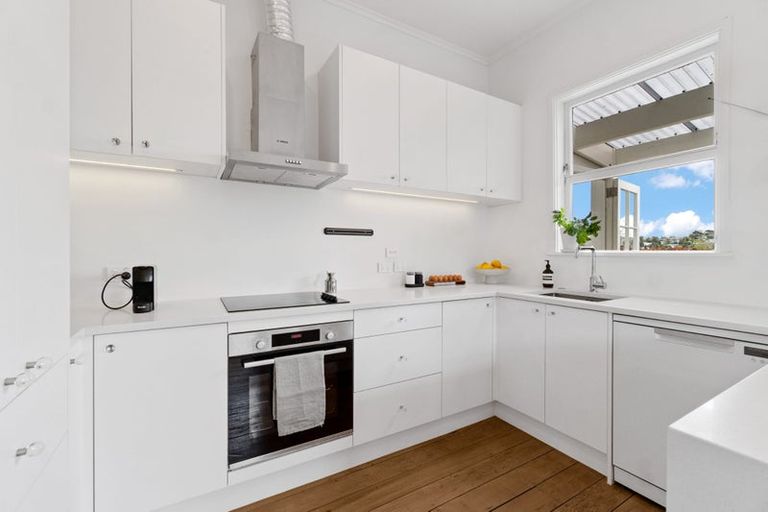 Photo of property in 236 Birkdale Road, Birkdale, Auckland, 0626
