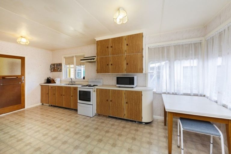 Photo of property in 14 Dorset Crescent, Hokowhitu, Palmerston North, 4410