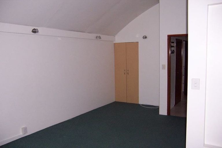 Photo of property in 1/136 Holly Road, St Albans, Christchurch, 8014