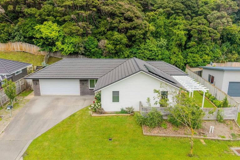 Photo of property in 15 Banks Boulevard, Whitby, Porirua, 5024