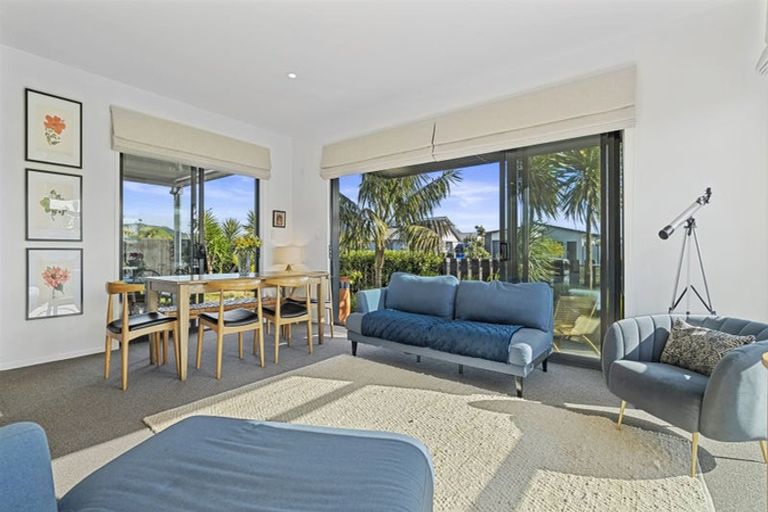 Photo of property in 23 Coutts Street, Papamoa Beach, Papamoa, 3118