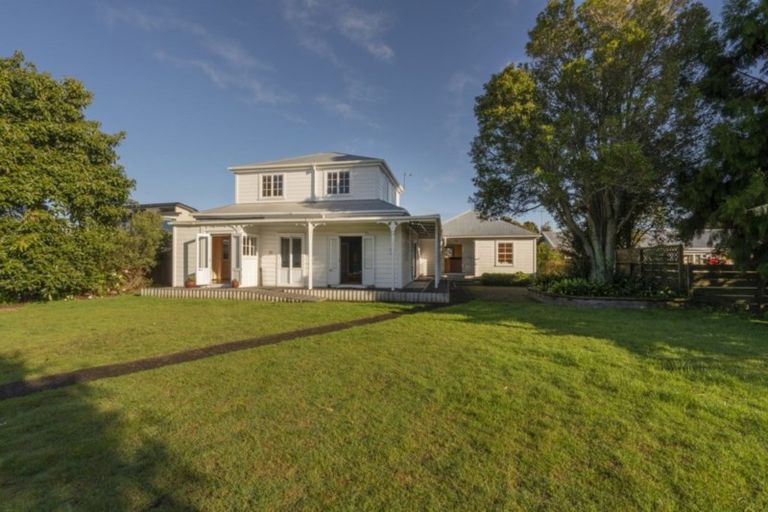 Photo of property in 21 Robinson Road, Whitianga, 3510