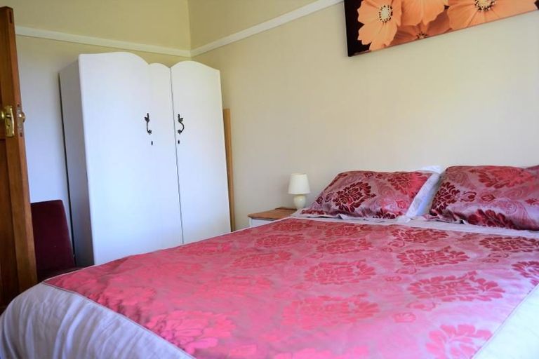 Photo of property in 47 Garden Road, Northland, Wellington, 6012