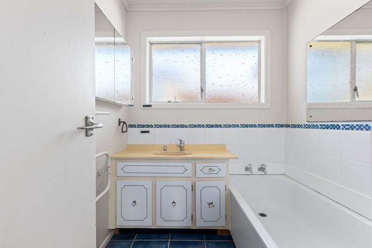 Photo of property in 23 Glamorgan Drive, Torbay, Auckland, 0630