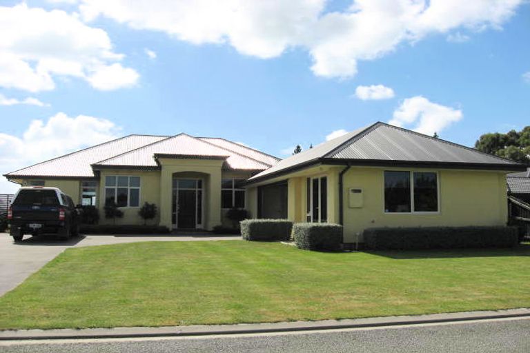 Photo of property in 17 Edwin Trent Drive, Prebbleton, 7604