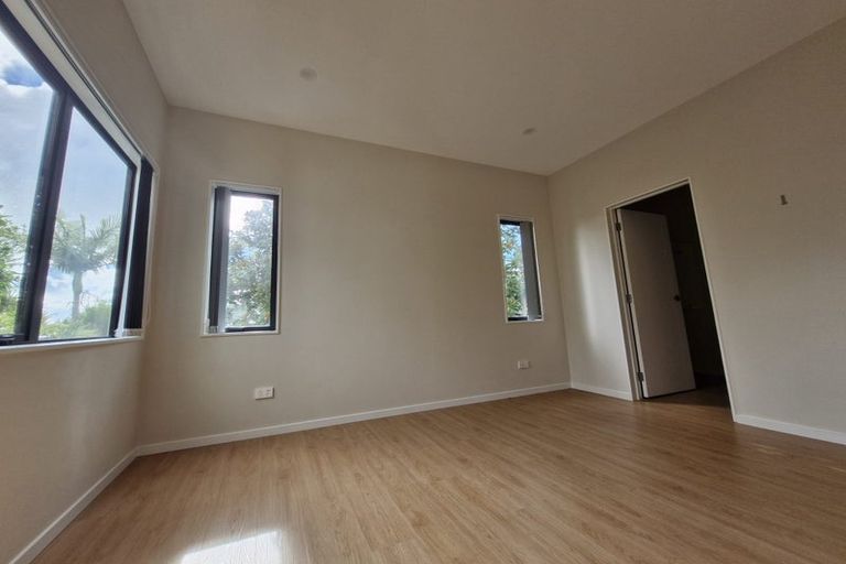 Photo of property in 4d Deep Creek Road, Torbay, Auckland, 0630