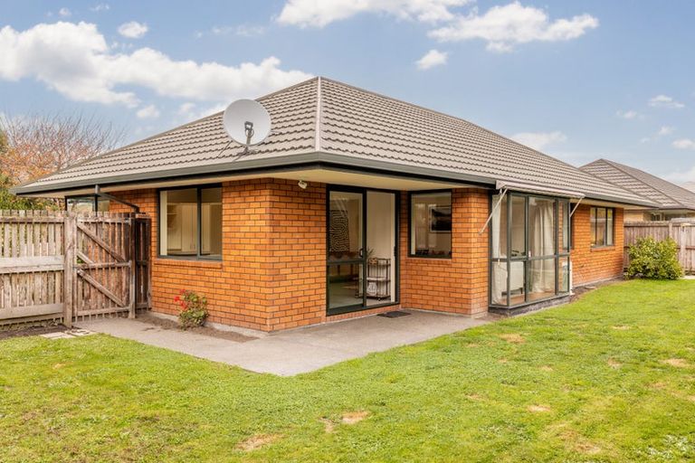 Photo of property in 23a Farquhars Road, Redwood, Christchurch, 8051