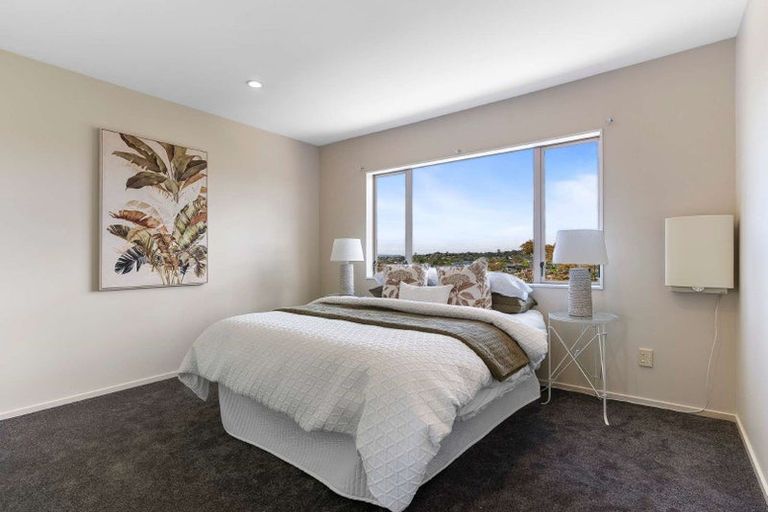 Photo of property in 2/845 East Coast Road, Northcross, Auckland, 0630