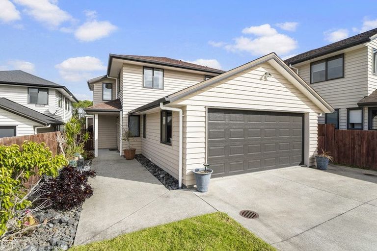 Photo of property in 21 Maylee Crescent, Gulf Harbour, Whangaparaoa, 0930