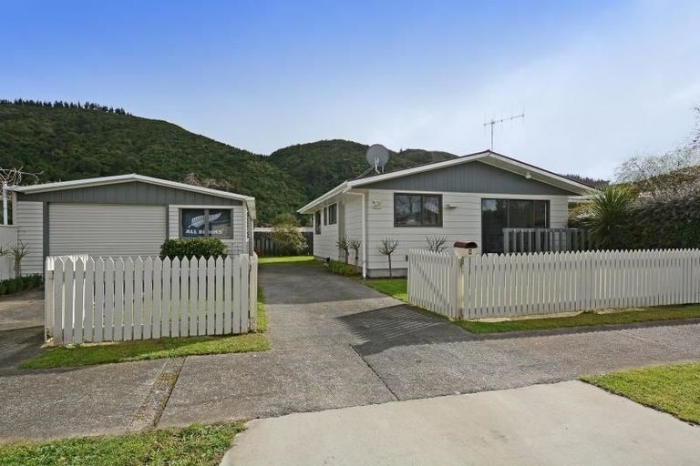Photo of property in 6f1- Gemstone Drive, Birchville, Upper Hutt, 5018