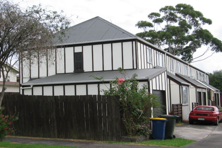 Photo of property in 2/9 Miro Street, New Lynn, Auckland, 0600