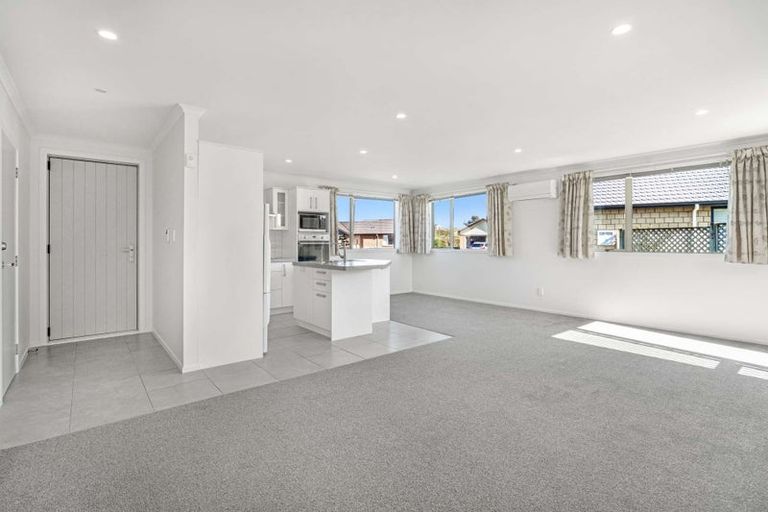 Photo of property in Henry Russell Estate, 8/36 Belgrove Drive, Waipukurau, 4200
