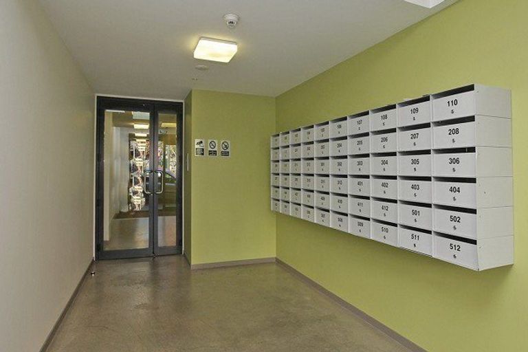 Photo of property in Dual Apartments, 503/142 Vivian Street, Te Aro, Wellington, 6011