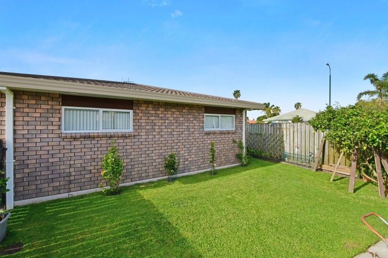 Photo of property in 96c Lakeside Drive, Orewa, 0931